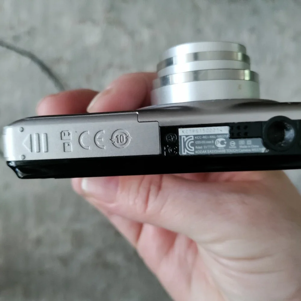 Kodak EasyShare Touch M5370 16.0MP Digital Camera - Silver W Battery — TESTED - Picture 6 of 8